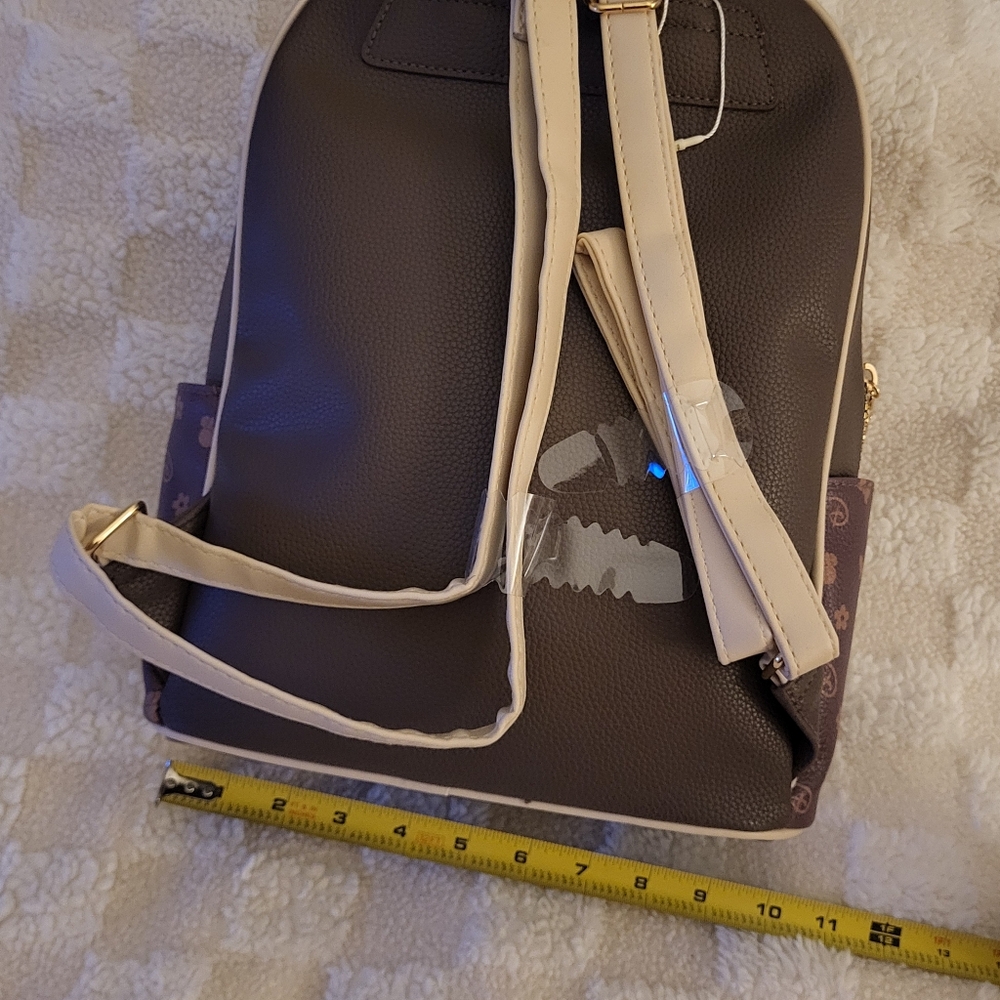 Beautiful backpack - Picture 2 of 5